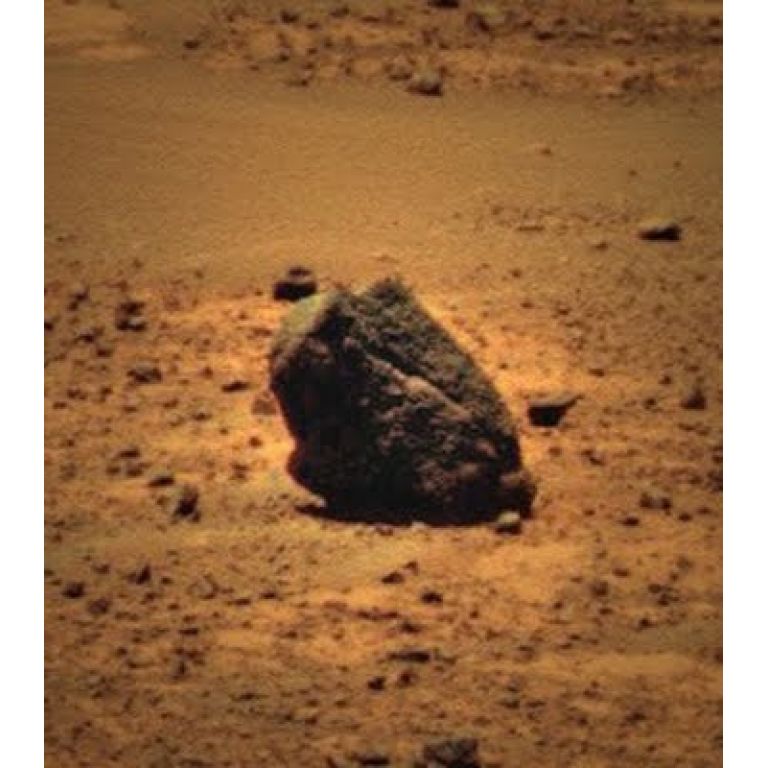 Opportunity y una extraa roca en Marte