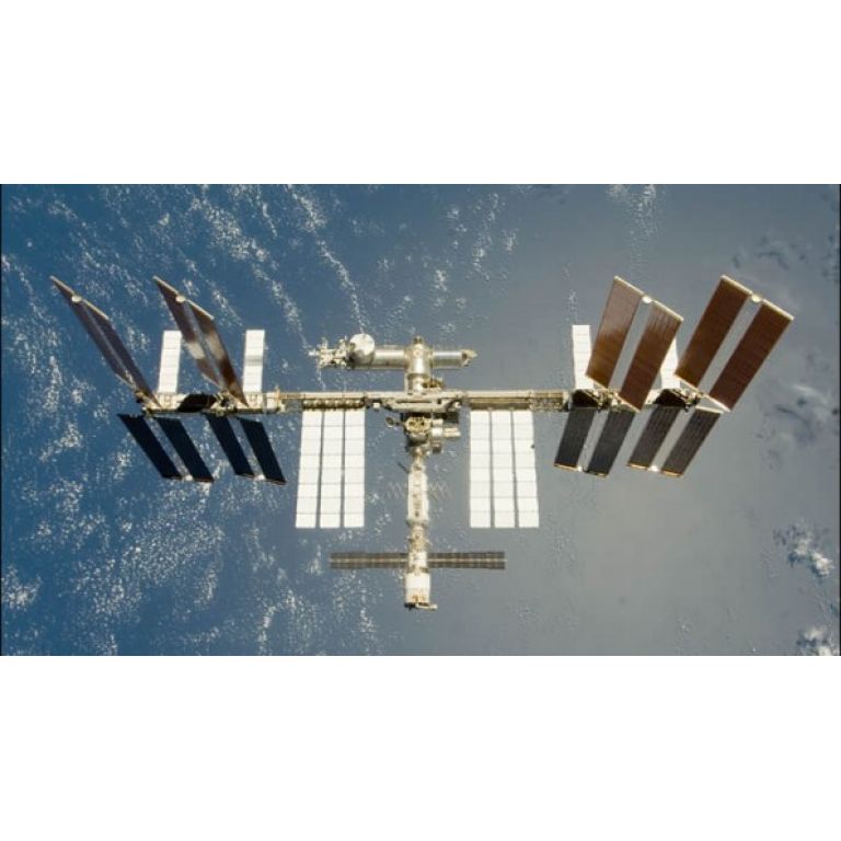 La Estacin Espacial Internacional pasa esquivando basura orbital