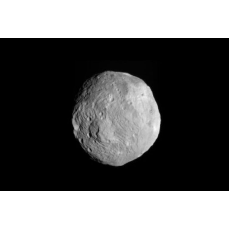 La NASA present la primera imagen del asteroide Vesta