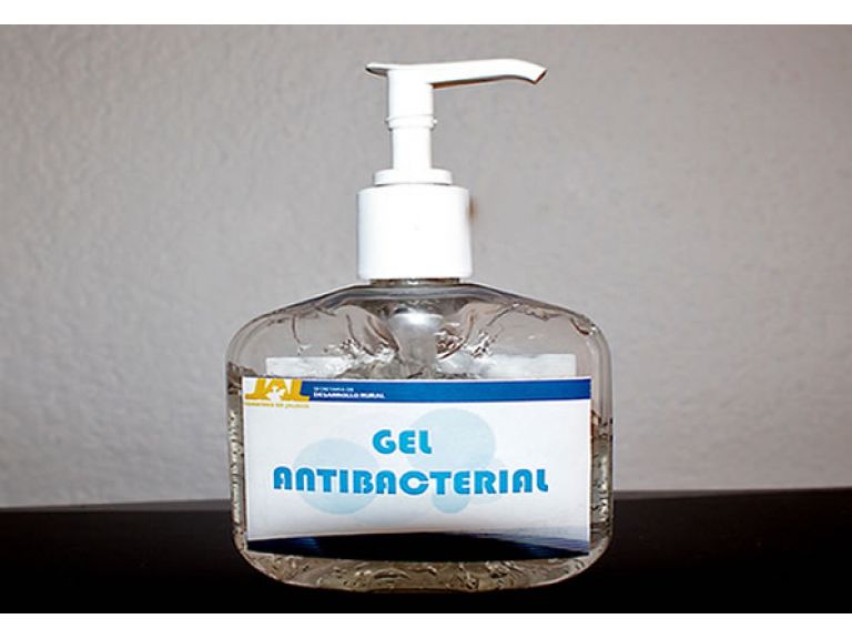 El usar productos antibacterianos puede resultar contraproducente.