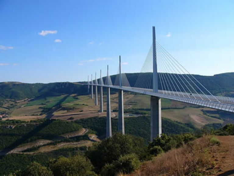 El puente ms alto del mundo es francs: el Millau