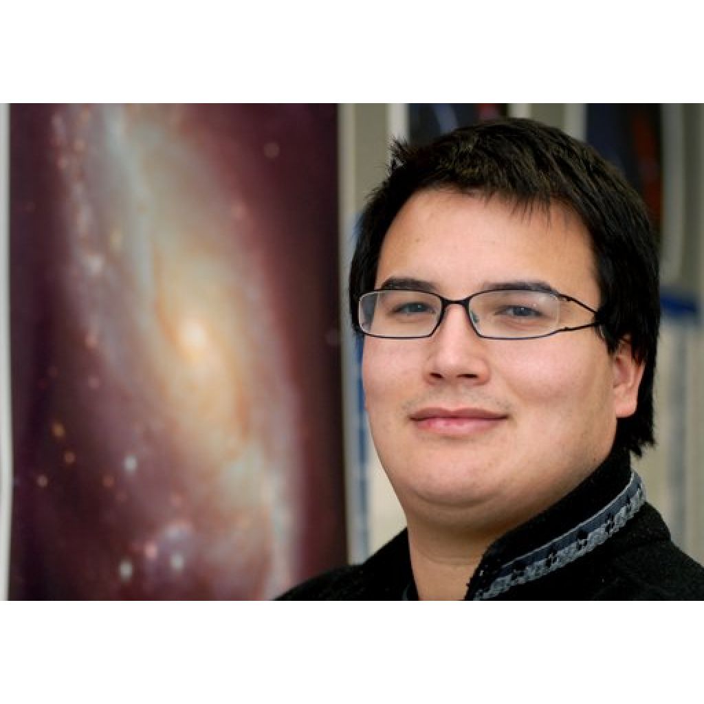 Fotografía difundida por la Universidad Warwick el jueves 26 de mayo de 2011 en la que aparece el astrónomo Andrew Levan, uno de los primeros miembros de un equipo de astrónomos que dice haber hallado la explosión cósmica más lejana jamás detectada