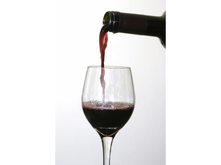 El vino para prevenir el infarto cardiovascular y el derrame cerebral.